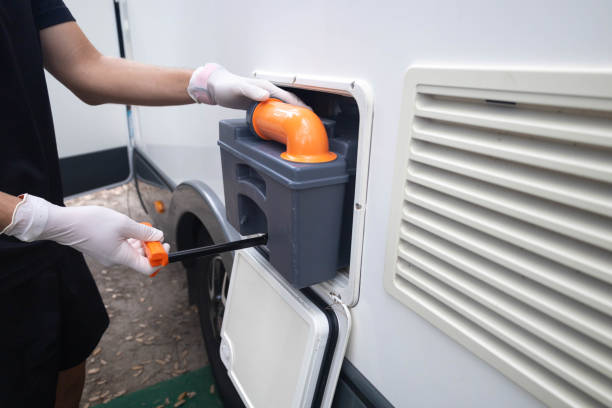 Best Best portable toilet rental  in Lakewood, CA
